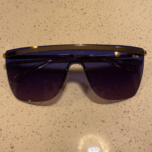 Quay Hindsight sunglasses